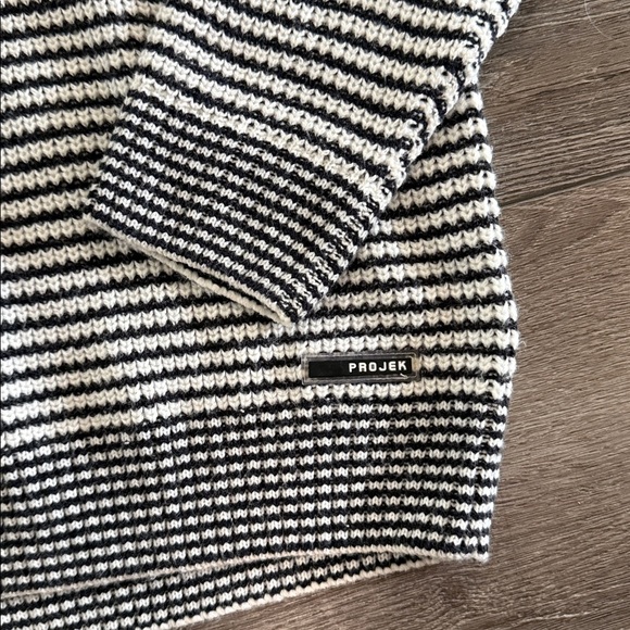 Projek Raw textured neck snap button pull over long sleeve sweater Size XL - Picture 4 of 5